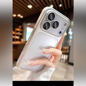 Sleek Silver Phone Case 17 Pro Max